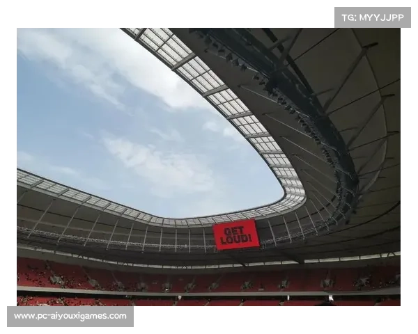 上海海港主场迁至浦东足球场，座位数达3.5万